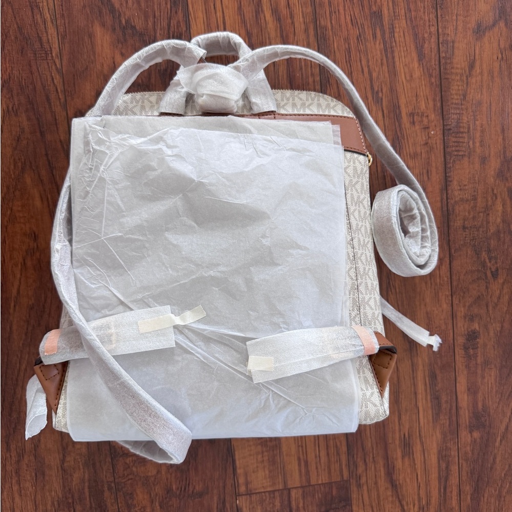 NWT Michael Kors Rhea Zip Medium Slim Backpack - Picture 7 of 11